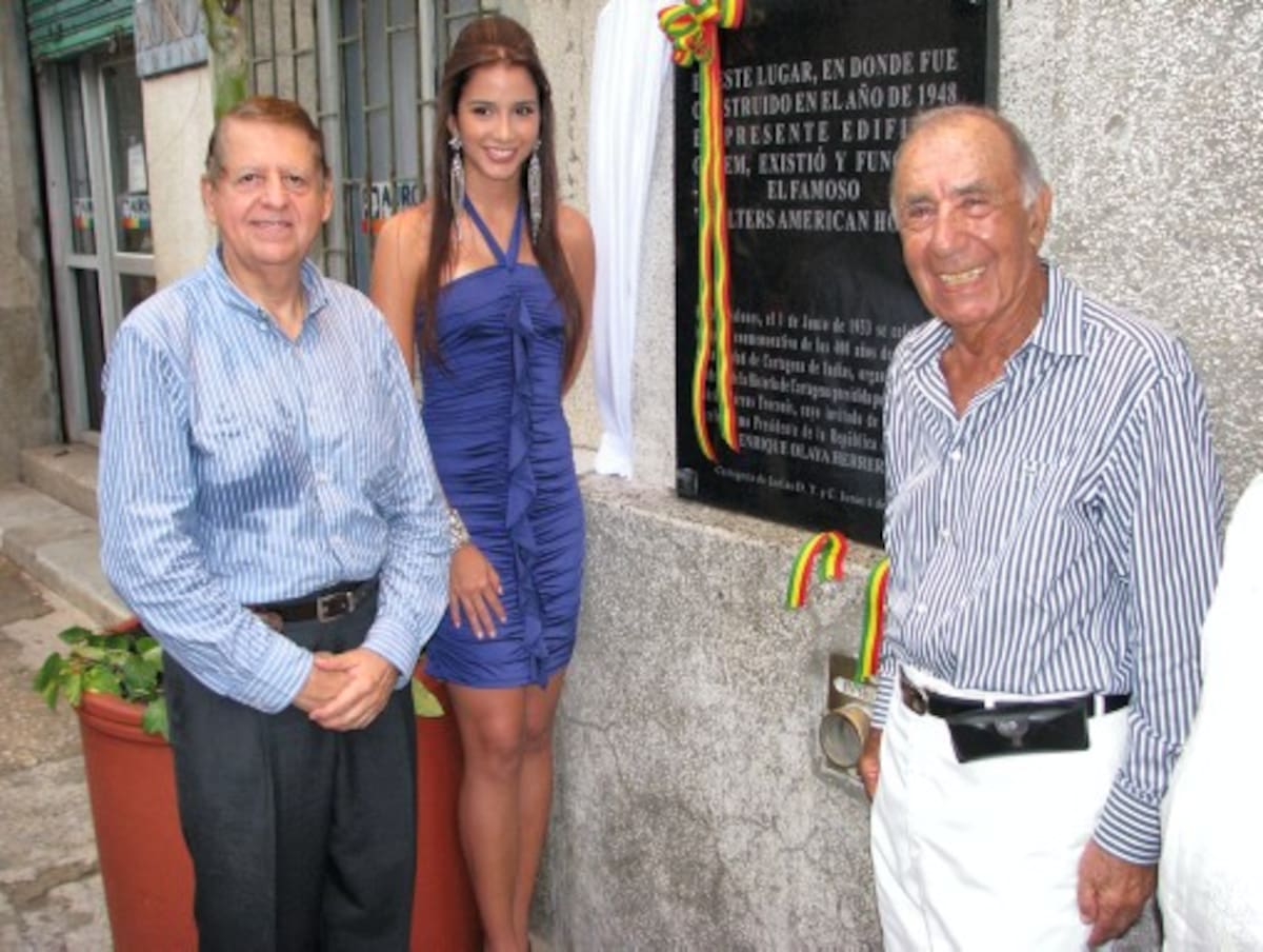 León Trujillo, la Señorita Cartagena, Laura Cantillo, y Henry Char.