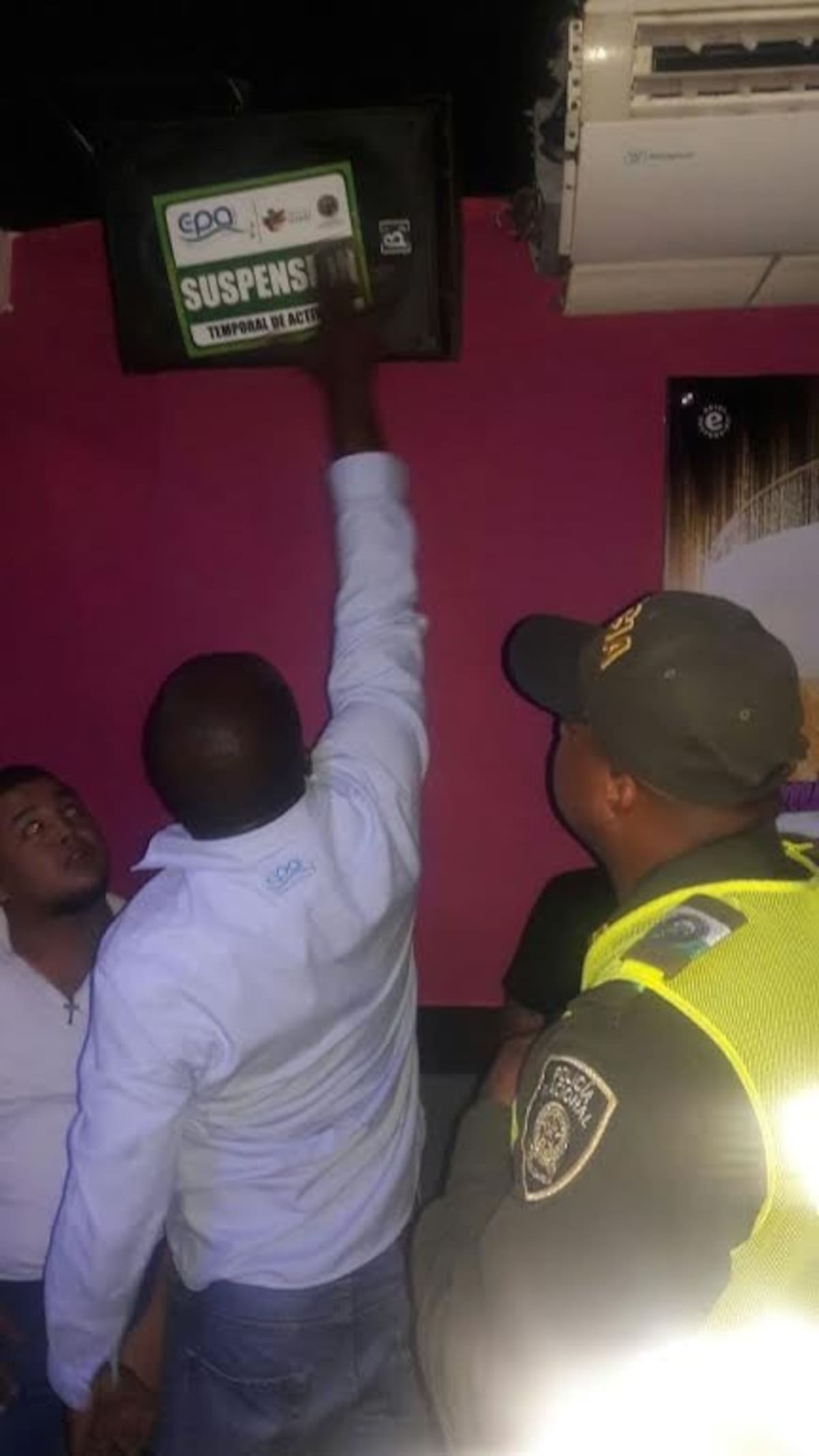 Los establecimientos suspendidos son: La Vuelta Disco Bar; OOpa Club; Limbo Disco Bar; African Disco Club; Jamaica Caribean Music; San Andrés Isla Party; Mambo Lounge Bar y la Fantástica Disco Club. En el Centro, el hostal Media Luna. Cortesía.