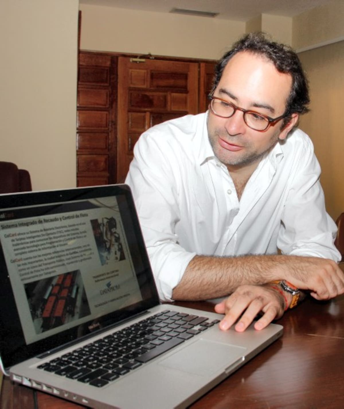 Alejando Salas, representante del Consorcio Colcard, asegura que esta empresa generará 300 empleos directos, que en su mayoría serían ocupados por cartageneros. ZENIA VALDELAMAR - EL UNIVERSAL