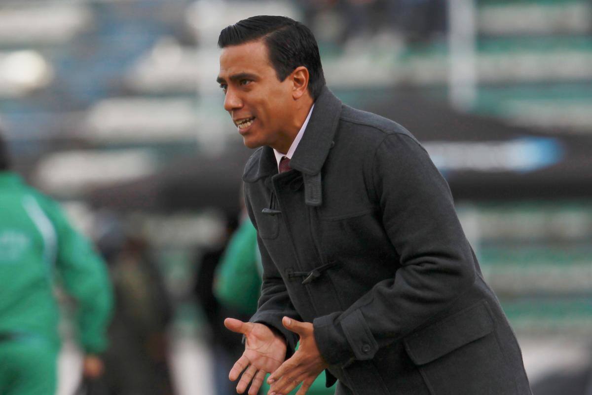 César Farías ya no es el técnico de Águilas Doradas