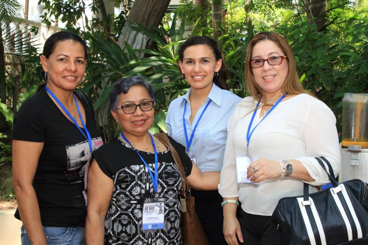 Nidia Lagarez, Marlith Barraza, Yulisa Mora y Milena Rolón.