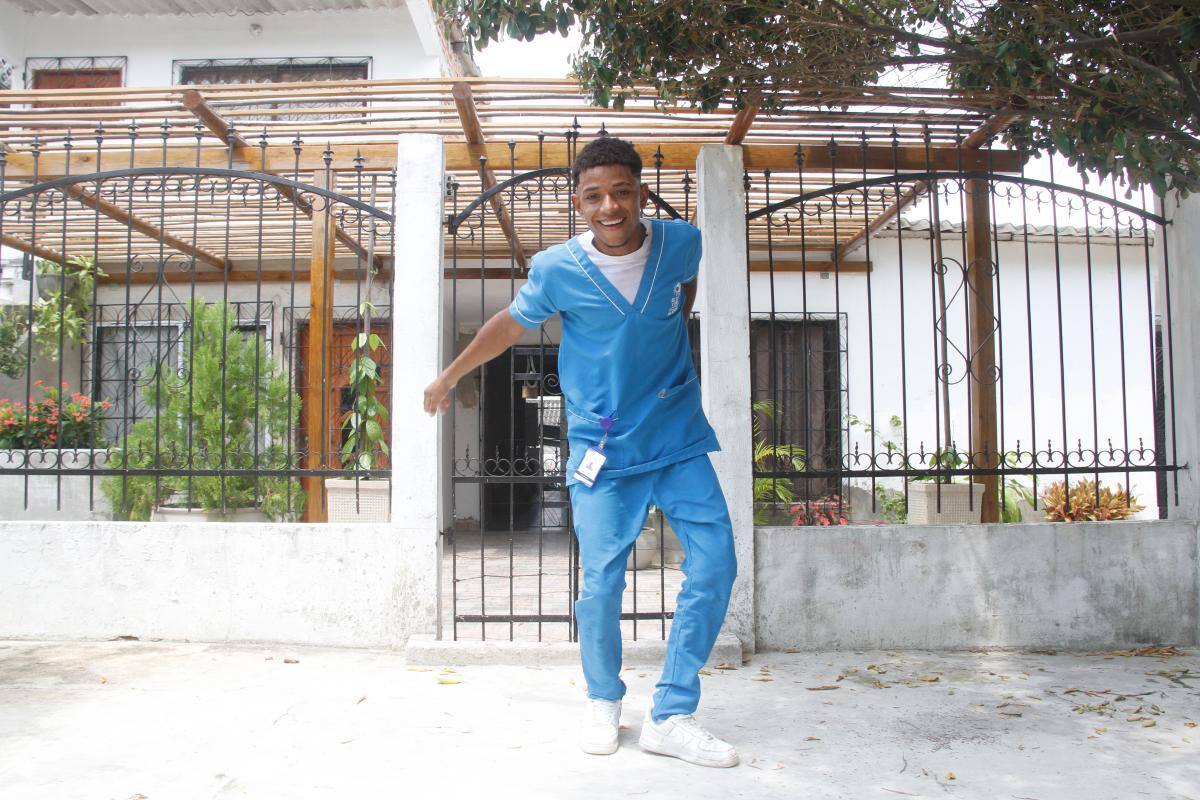 Sebastián también estudia Farmacéutica.//Foto: Luis Eduardo Herrán - El Universal.