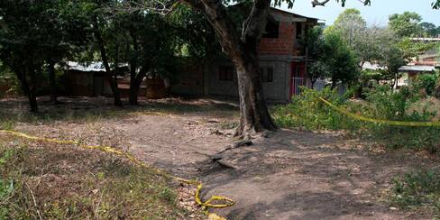 Asesinan a dos menores a bala y cuchillo en una riña