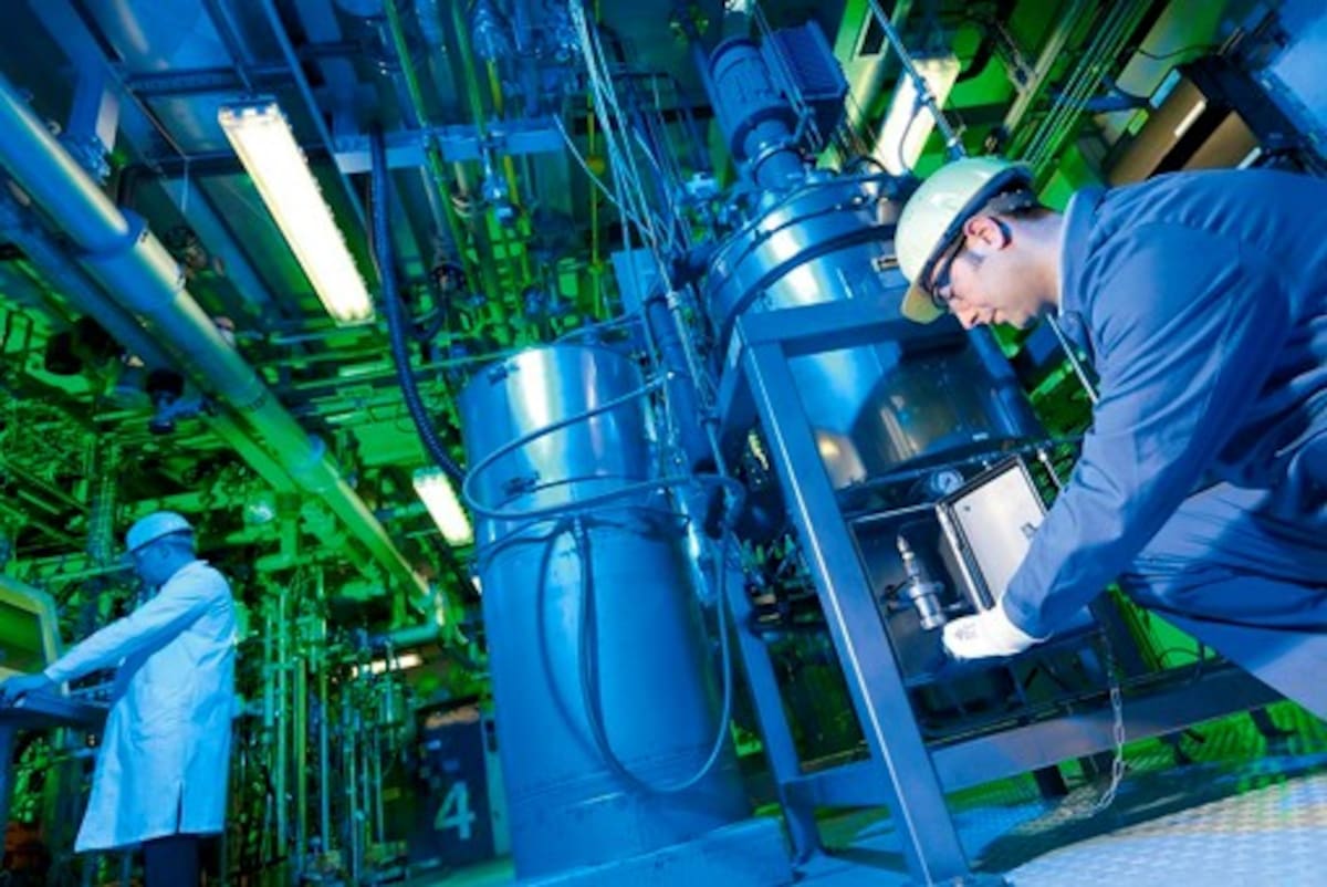 Leverkusen, es la planta piloto con la que se probará el nuevo método a escala técnica. La planta fabricará un producto químico al que se añade CO2 y posteriormente se transformará en poliuretano. Cortesía