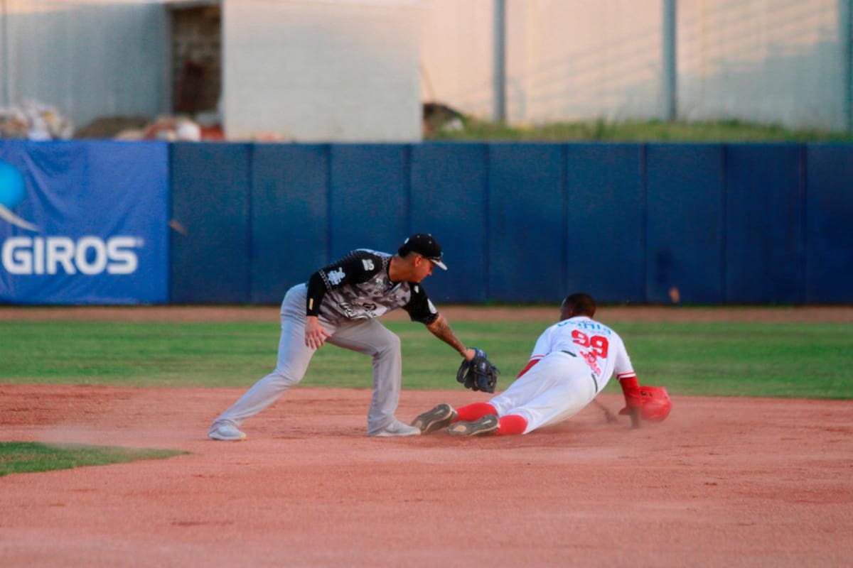 Béisbol profesional: Tigres deja en el campo a Caimanes