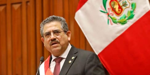 Perú vive incertidumbre económica por el riesgo de desbalance de poderes