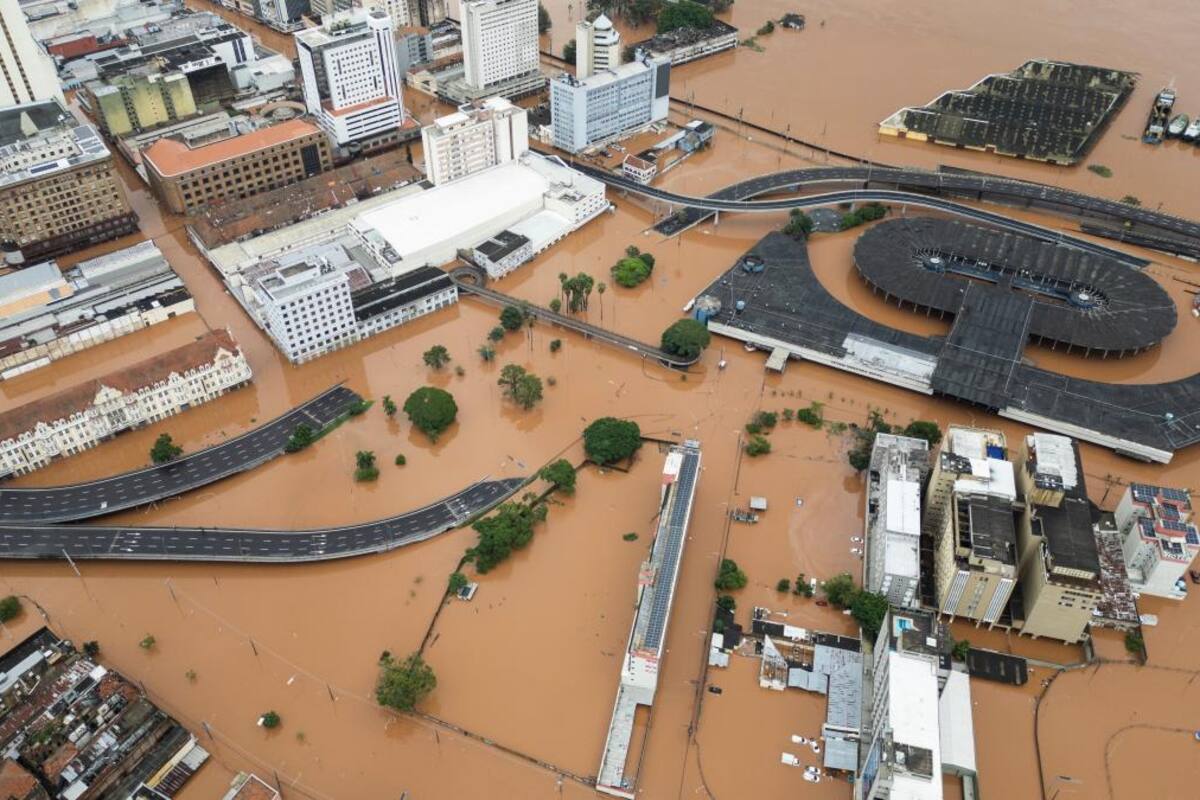 Suben a 84 los muertos por las inundaciones en Brasil