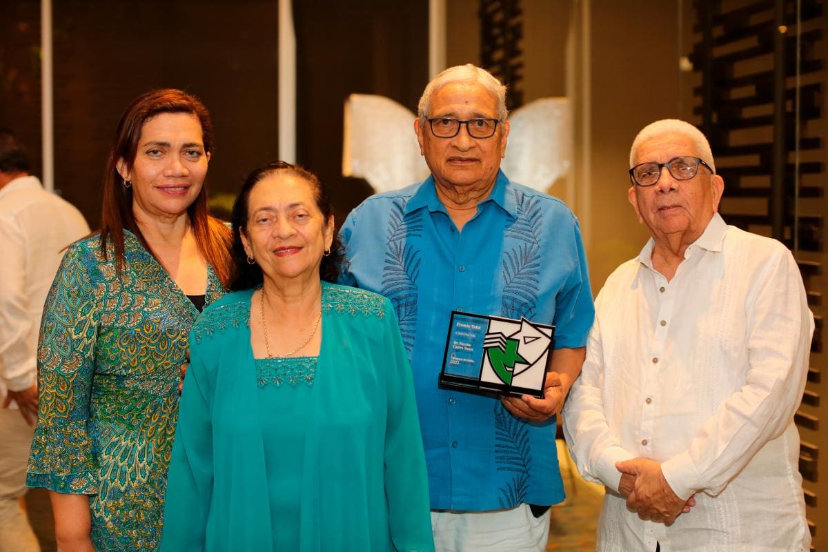 Anita Castro, Carmen Otero de Castro, Narciso Castro Yanes y Darío Morón.