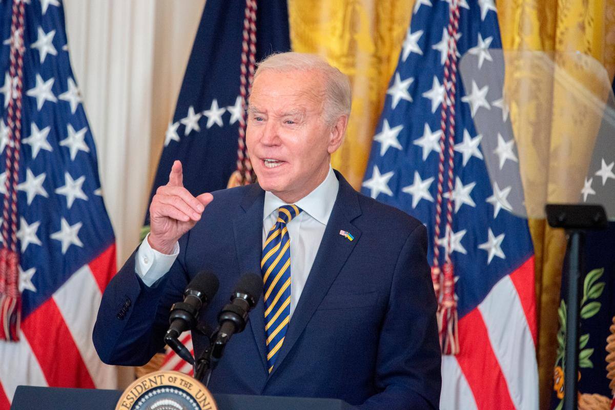 Joe Biden llama a Volodímir Zelenski para garantizarle su apoyo