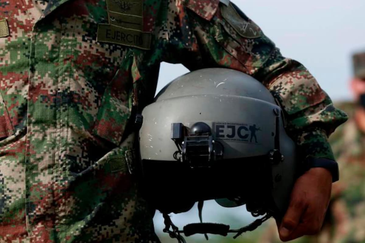 Mayor del Ejército fue capturado cuando entregaba dos fusiles a un civil en Bogotá