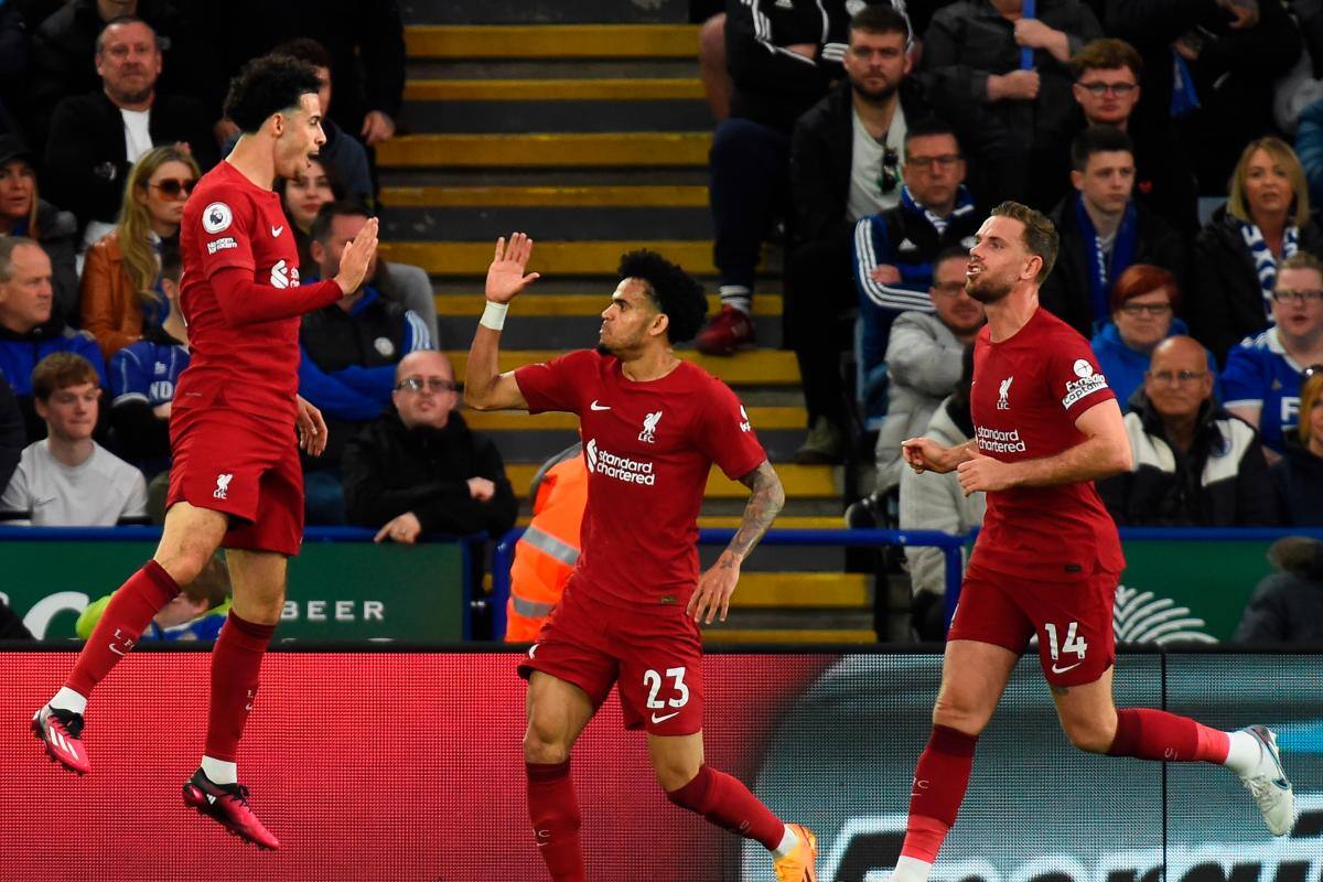Luis Díaz fue titular en victoria del Liverpool, que apunta a la Champions