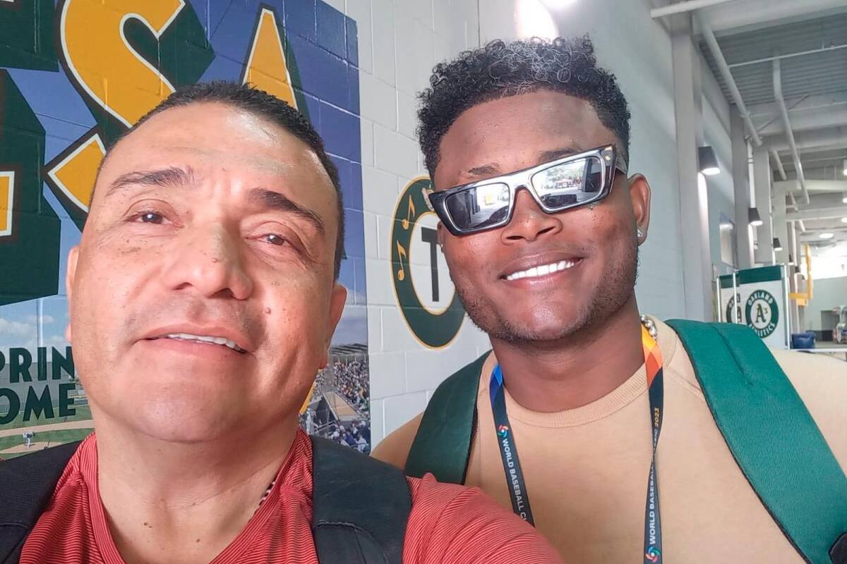 Con 2 mil 500 dólares hizo maletas y se fue al Clásico Mundial en Arizona