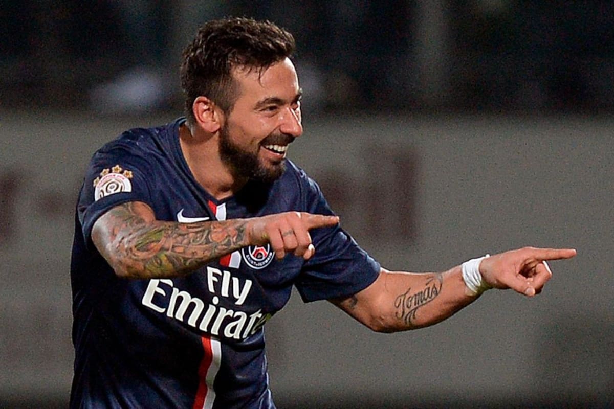 ¿Sobredosis? Ezequiel Lavezzi fue llevado a un hospital de Argentina