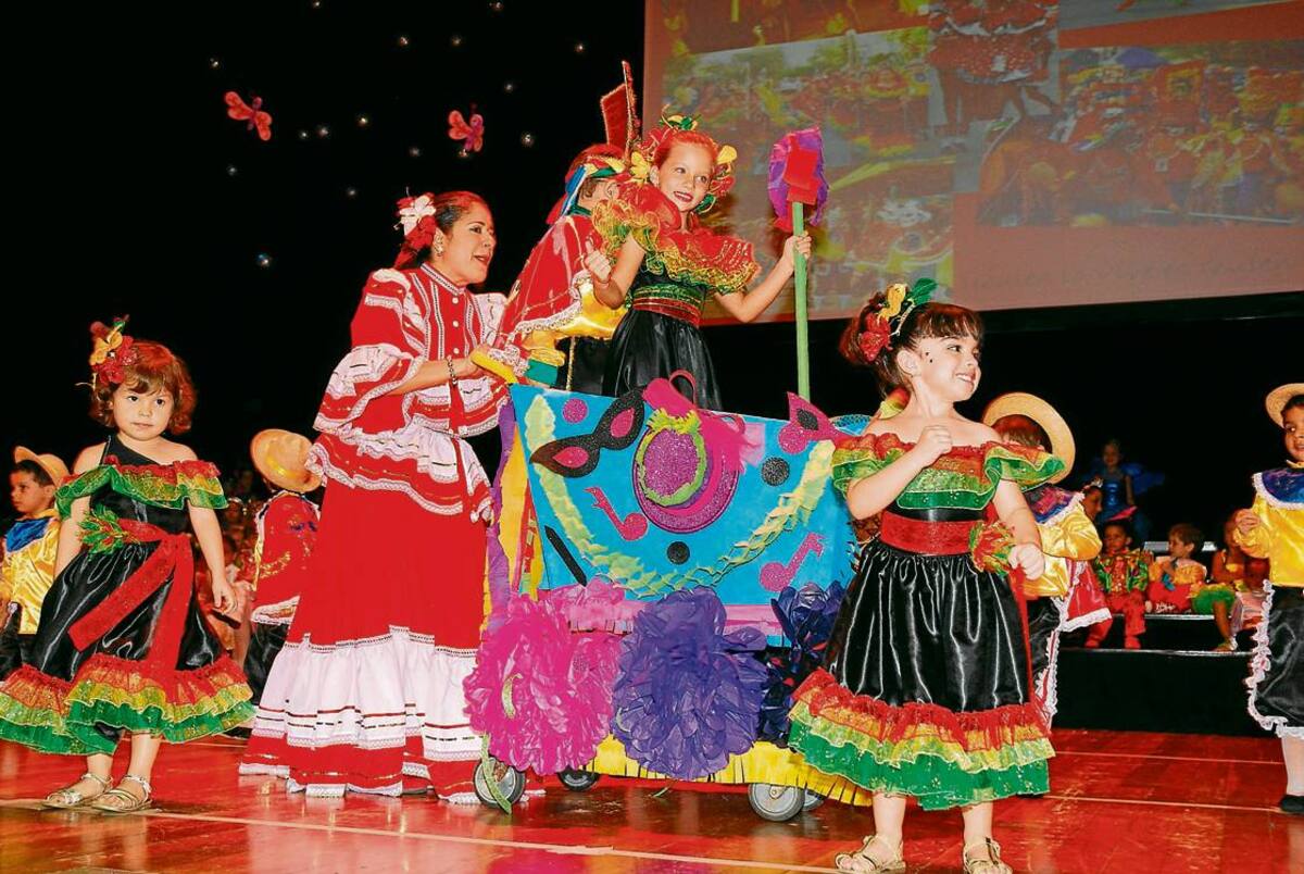 Natasha Ortega, Manuela Vélez y Valeria García.