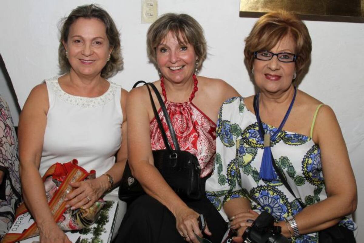 Margarita de Amín, Yolanda Mogollón y Magdalena Ferrer. MARUJA PARRA