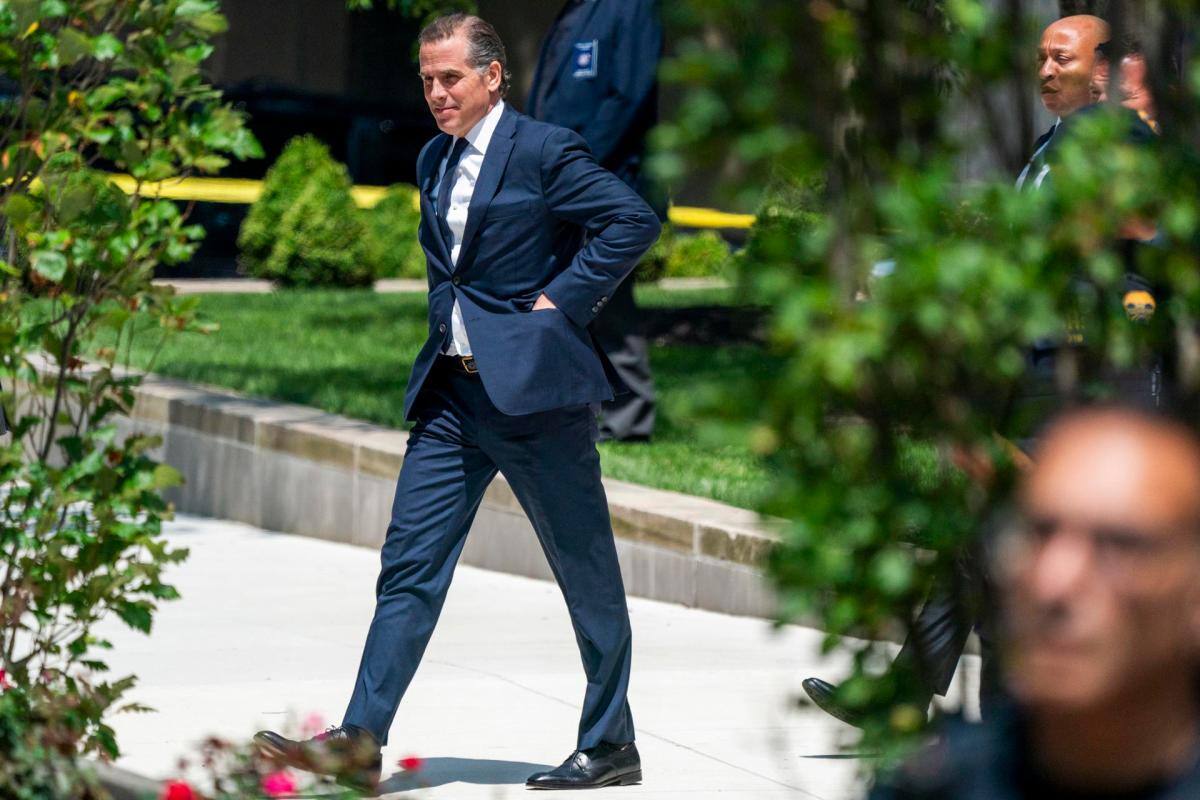 Hijo de Biden se declarará no culpable de cargos por posesión ilegal de armas
