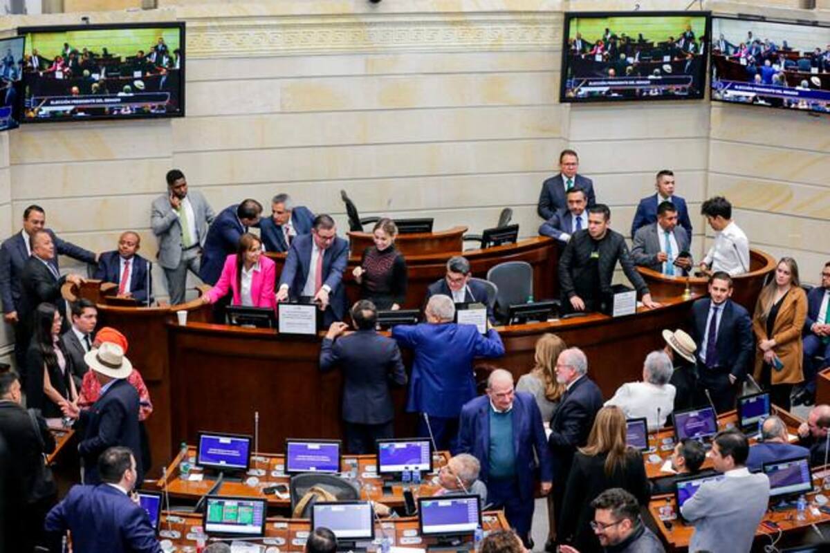 Desde Manizales, Petro volvió a arremeter contra Iván Name y el Congreso