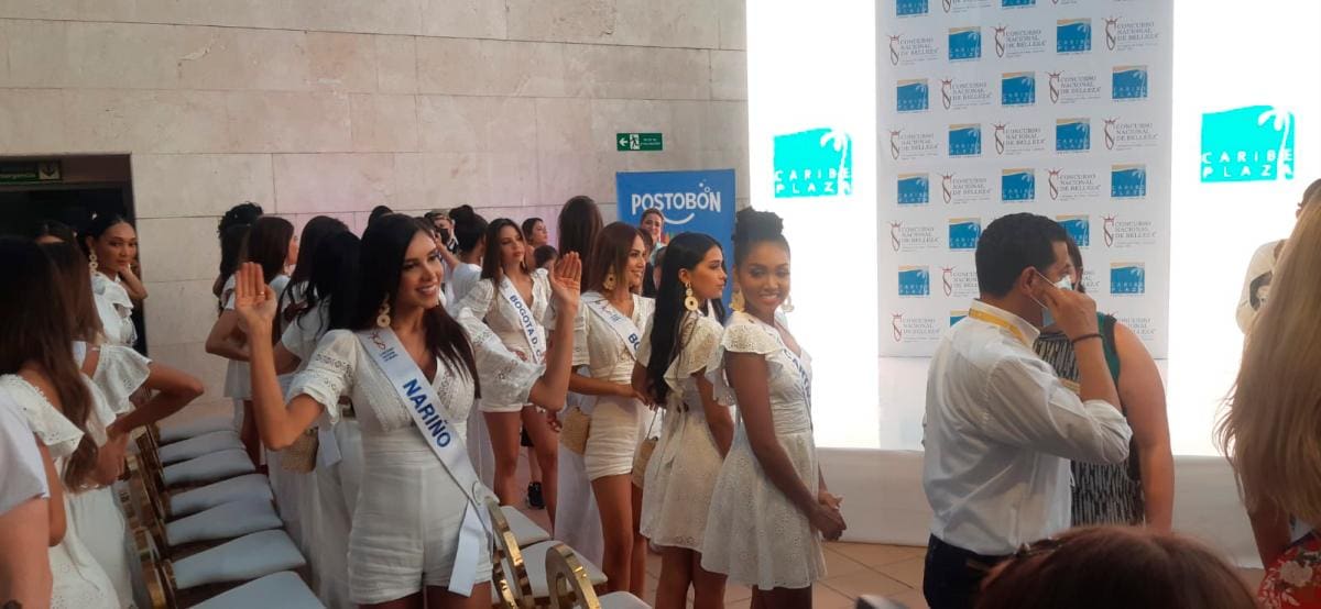 Las candidatas estuvieron puntuales en el lugar.