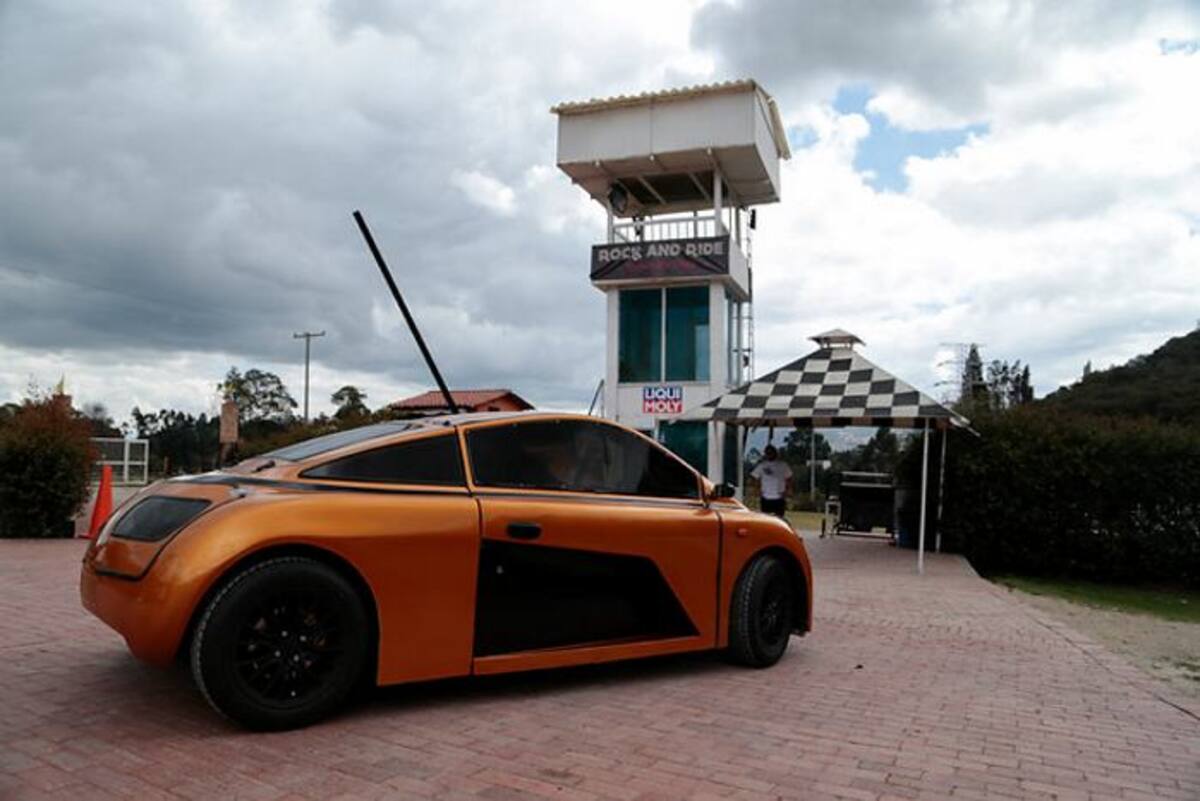 El proyecto 'Eolo' diseñó el primer carro eléctrico eólico construido en Colombia COLPRENSA