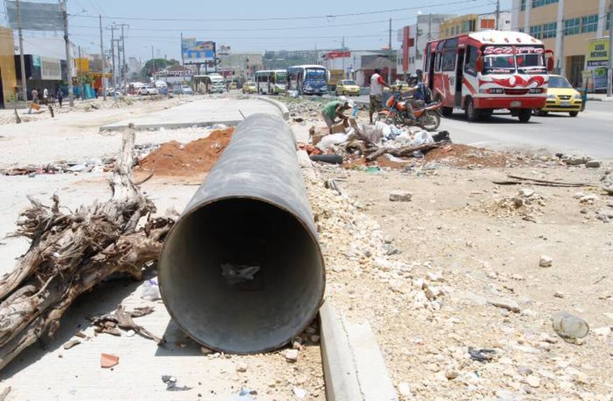 Las obras del tramo 5A de Transcaribe, entre Bazurto y el Pie de la Popa, están paralizadas hace dos meses. AROLDO MESTE ALCÁNTARA - EL UNIVERSAL