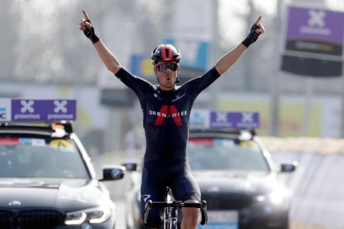 Dylan Van Baarle canta victoria en la A Través de Flandes