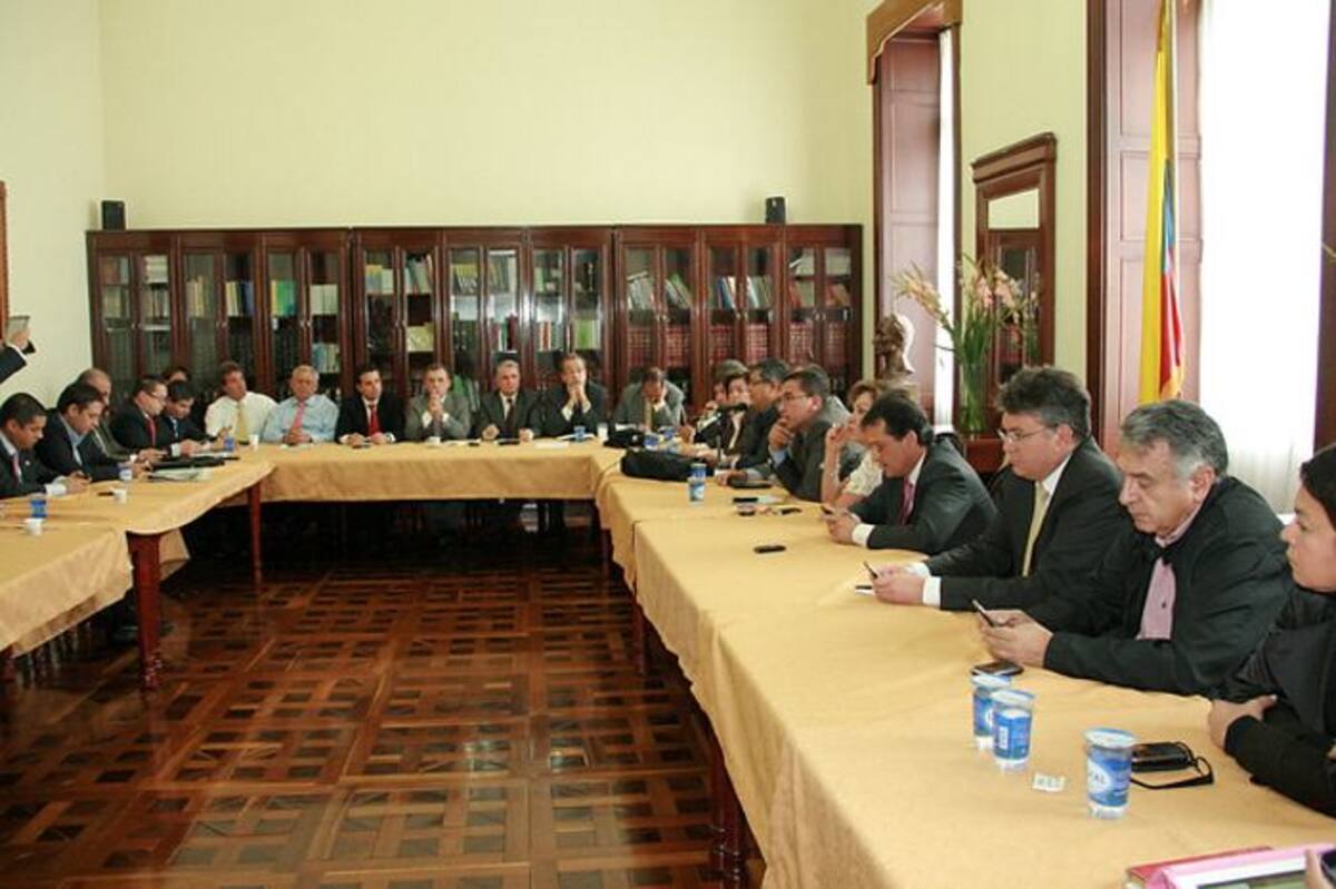 La propuesta fue la principal conclusión a la que llegaron una comisión especial de senadores y representantes que sesionaron durante todo el día. COLPRENSA