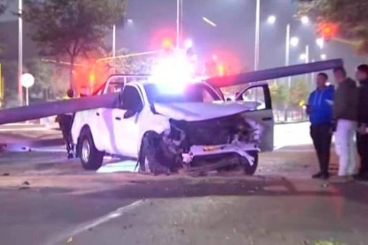 Trágico accidente de agentes de la Sijín: al carro le cayó un poste de luz