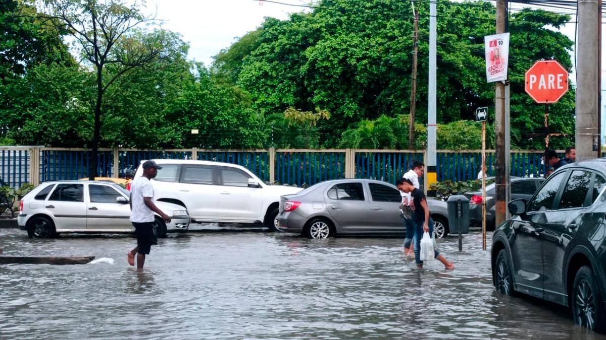 Otra imagen de Bocagrande inundada.