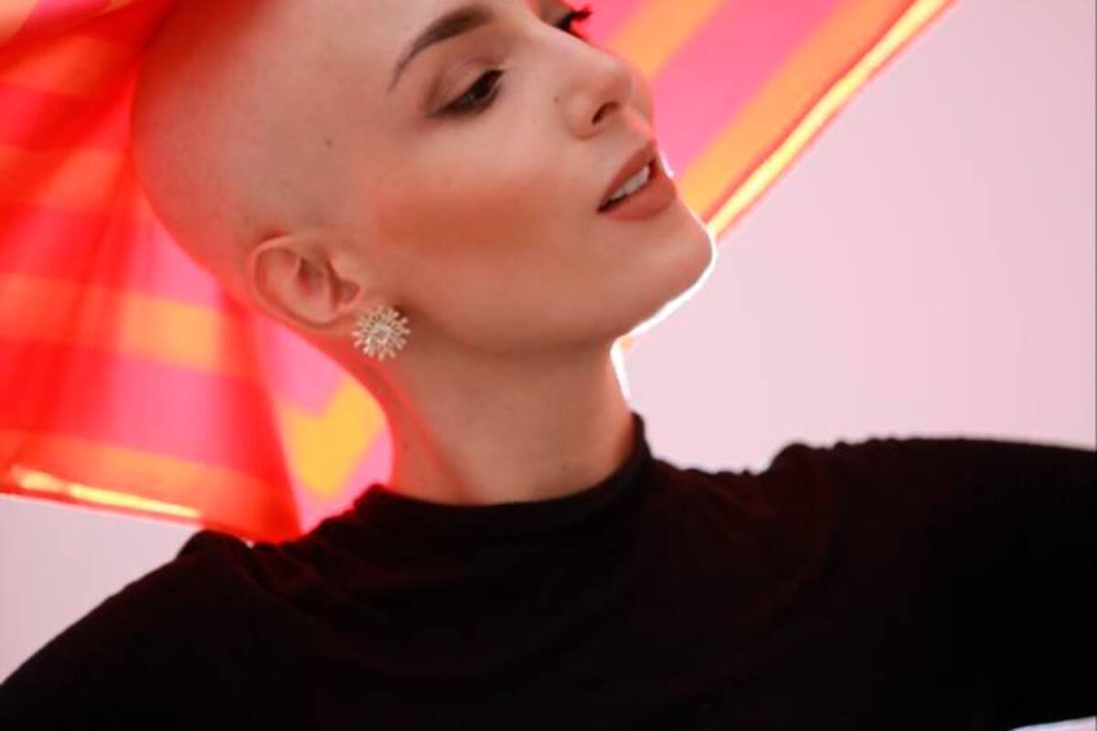 “A falta de pelo, un pañuelo”: campaña en favor de mujeres con cáncer de mama