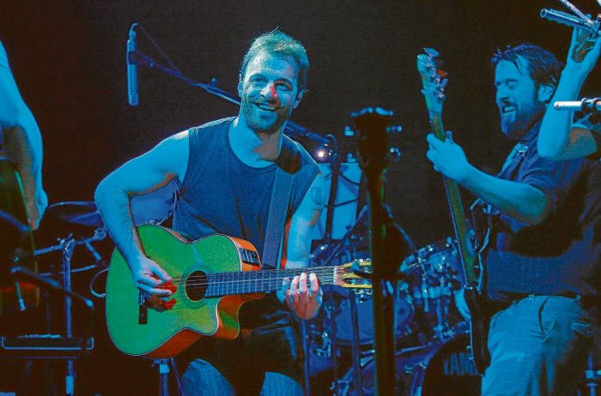 The Nada es el grupo fundado por Kevin Johansen en Nueva York, donde grabó su primer disco también titulado “The Nada” y editado por Los años luz en Argentina y por K Industrias en España. El álbum integra la cumbia, la milonga y el son cubano.