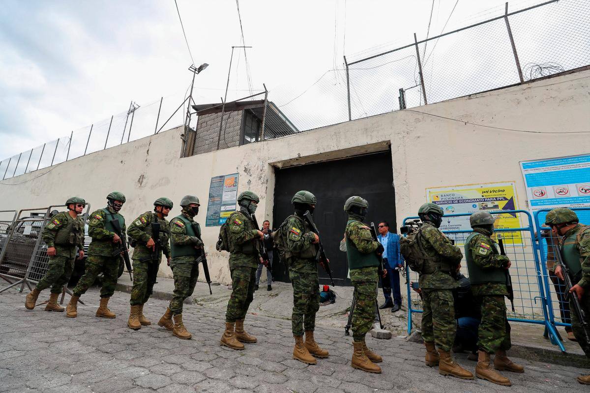 139 funcionarios de prisiones están retenidos en cárceles de Ecuador
