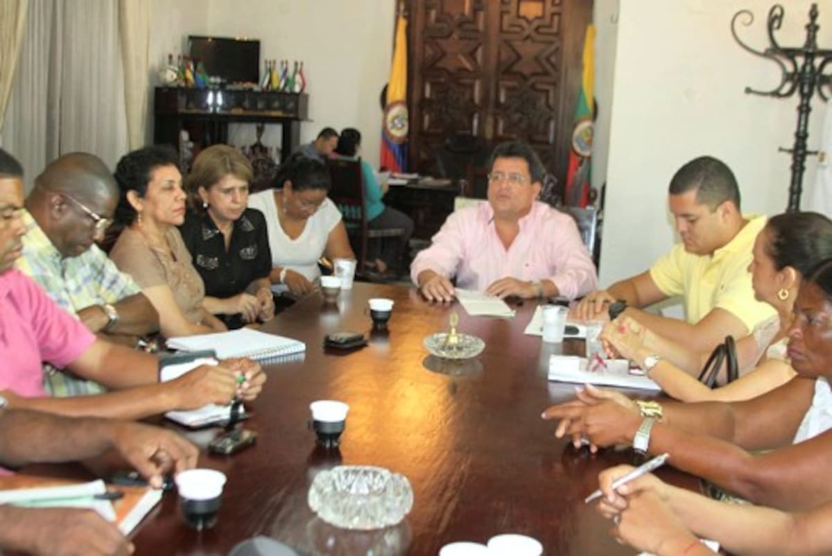 Después de una reunión con representantes afro de Palenque y San Pablo, el gobernador de Bolívar Alberto Bernal Jiménez, objetó y no firmó ayer el proyecto que buscaba convertir a San Pablo Norte en municipio. El Universal