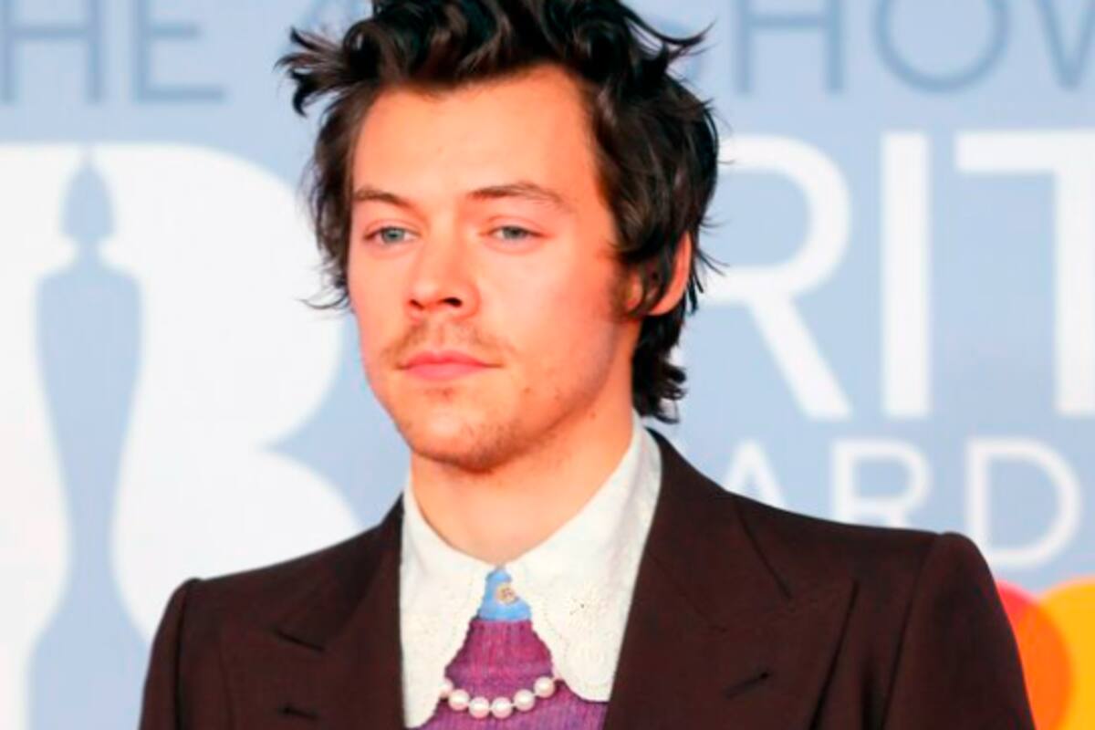 Harry Styles, criticado tras su portada en Vogue por ser muy femenino