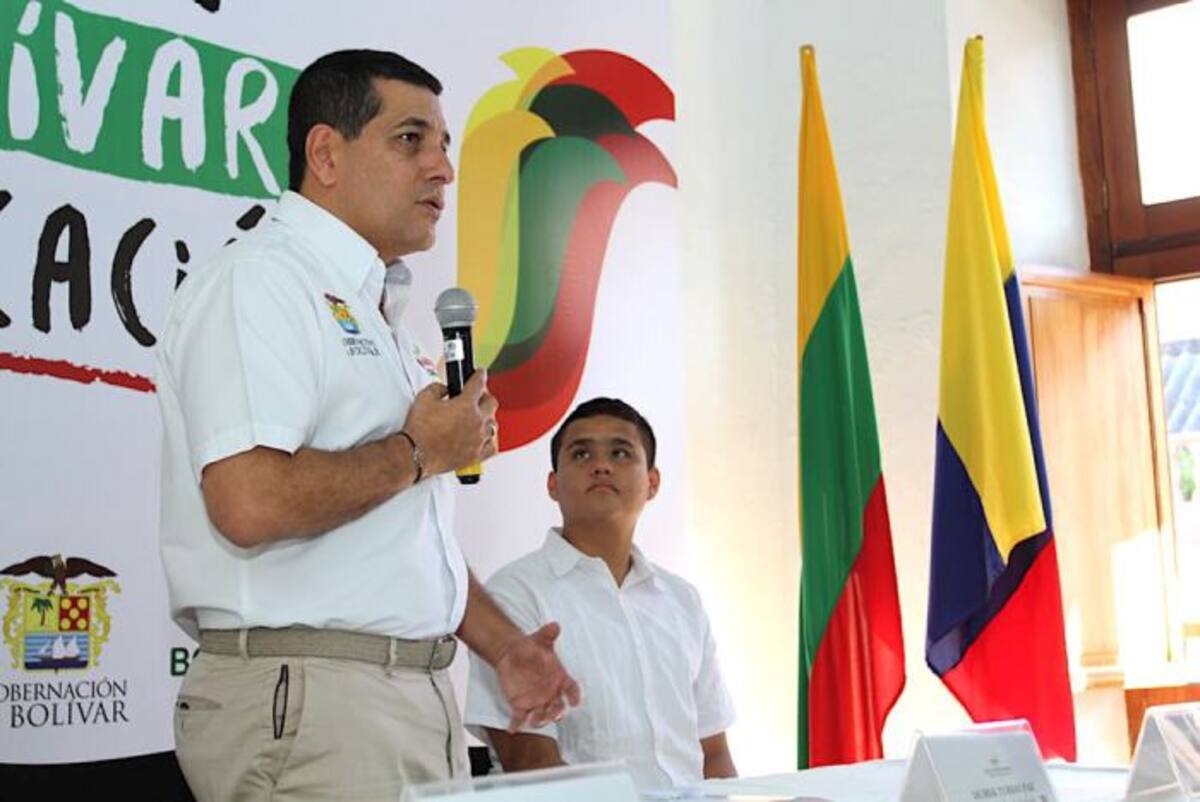 Con 405 puntos, Yeiner Stiven Rojas Fuentes logró el más alto puntaje en las Pruebas ICFES Saber 11 2017. Fue exaltado con el premio Andrés Bello.