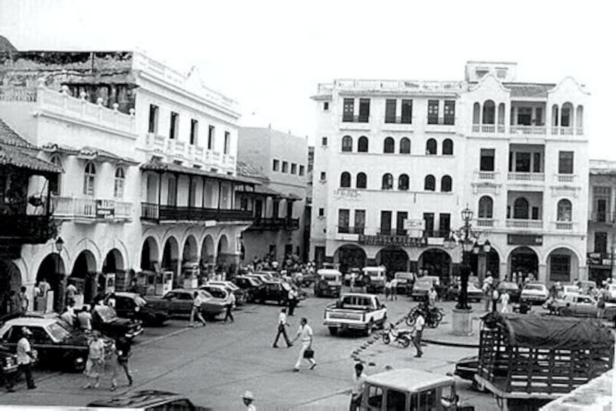La estación de la Plaza de los Coches, en los años 80.
