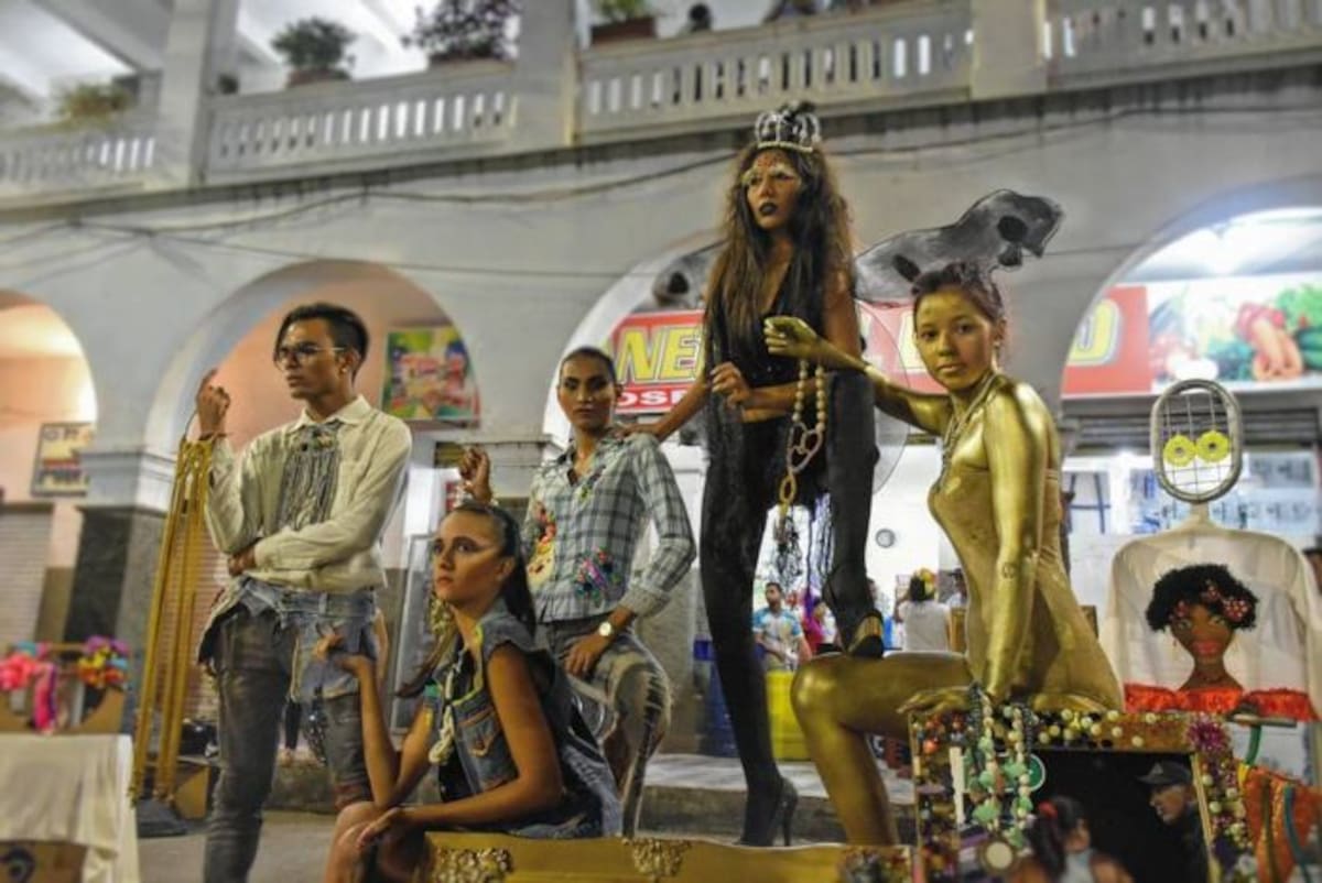 El evento se cumplió en el parque principal con participación de artistas de la región.