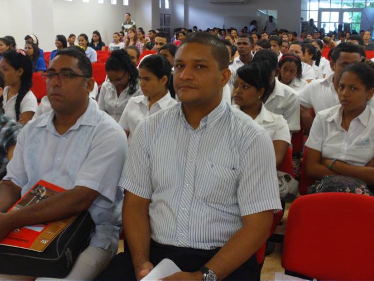 Estudiantes, docentes, investigadores e invitados especiales, participan en la semana de la investigación unilibrista que se lleva a cabo en el auditorio Benjamín Herrera en la sede la institución. Cortesía