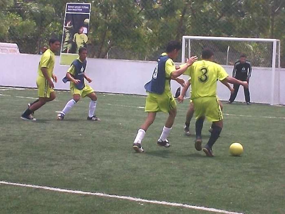 En la sede de Área Chica del norte de la ciudad de Montería se cumplieron las capacitaciones para instructores sobre temas del balompié.