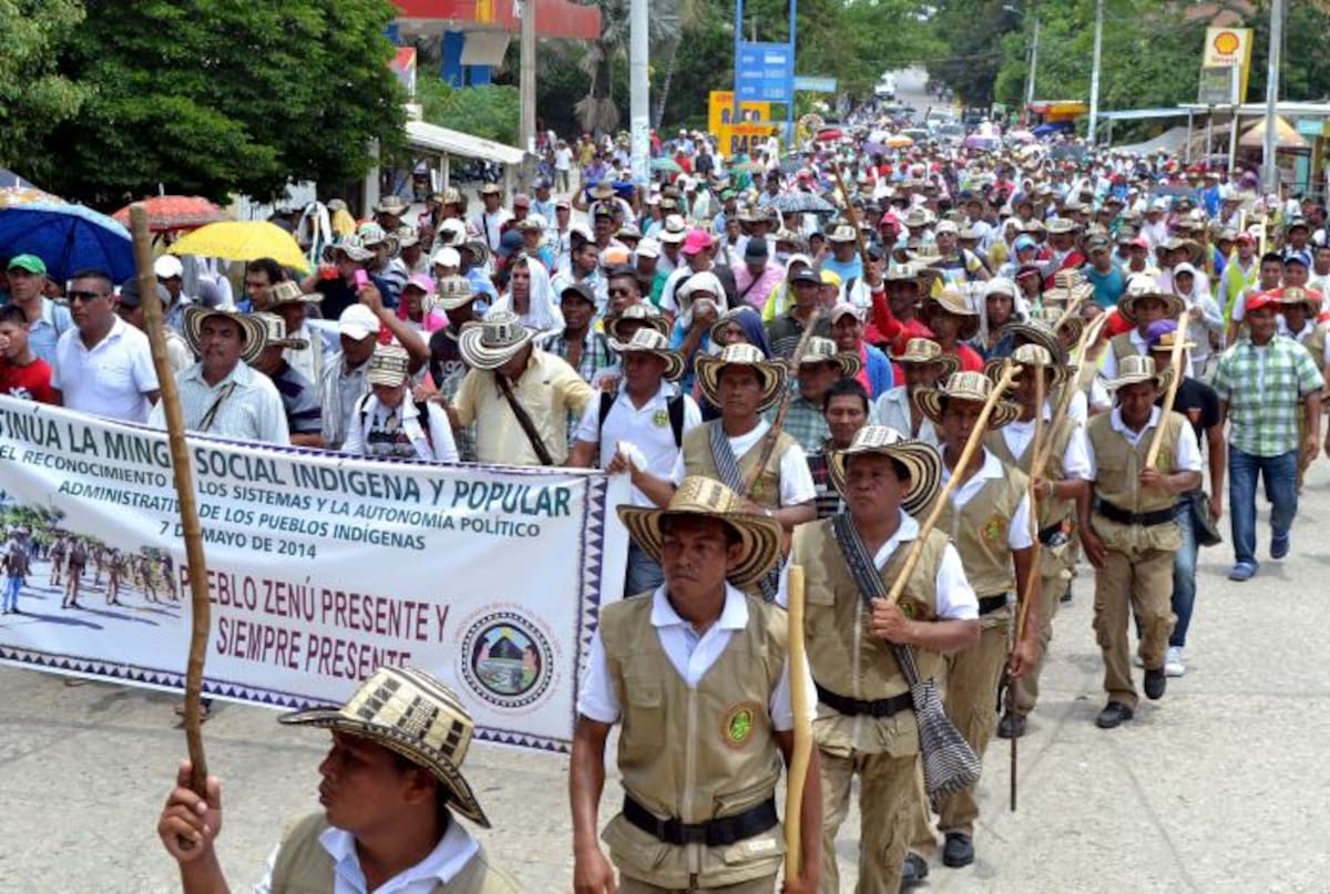 Por más de 4 horas marcharon desde Sampués hasta Sincelejo los indígenas Zenú de cabildos de Sucre y Córdoba. MANUEL SANTIAGO PÉREZ - EL UNIVERSAL