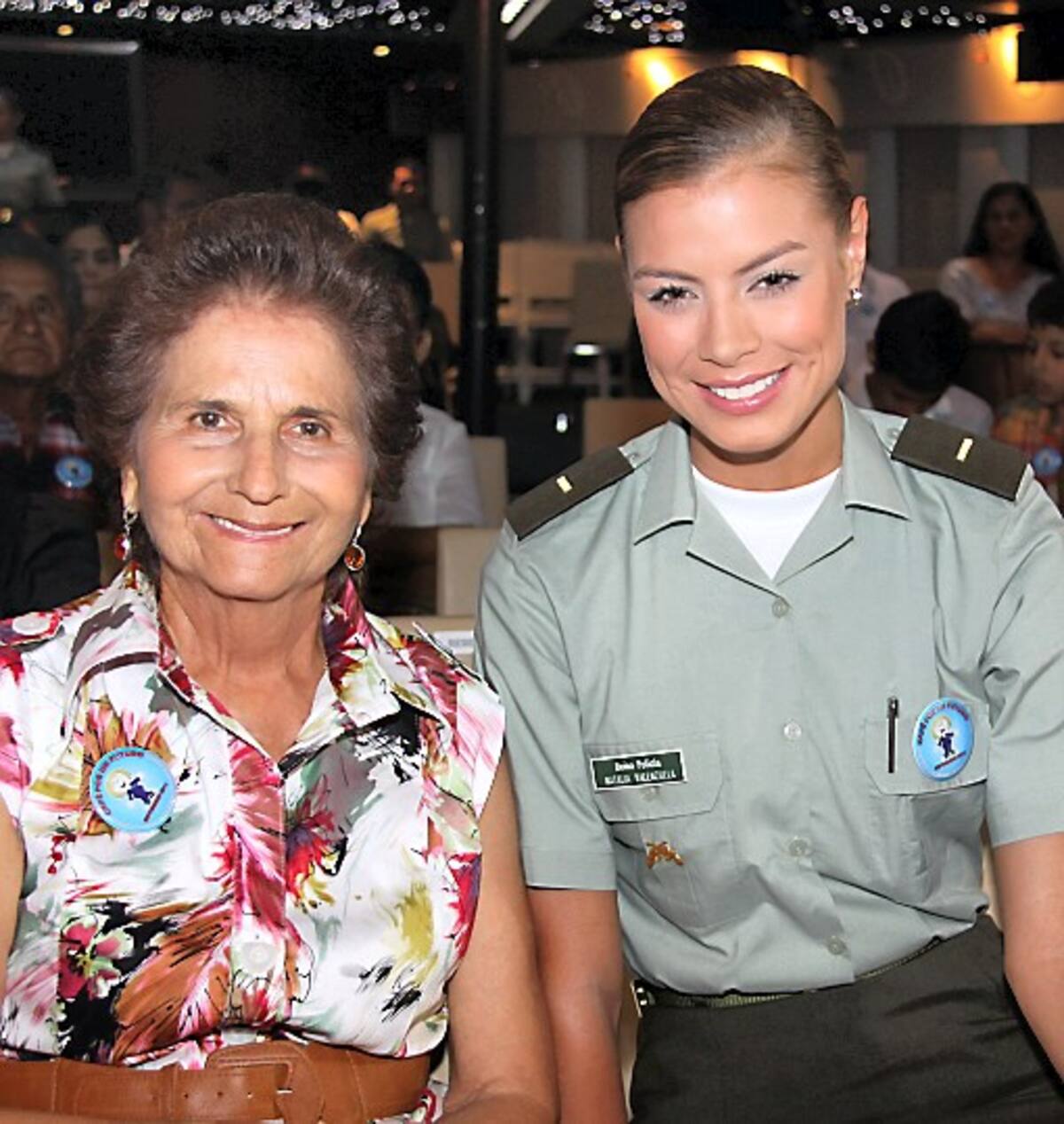 Rosalba Trujillo y Natalia Valenzuela, primera Princesa del Concurso de Belleza y Reina de la Policía.