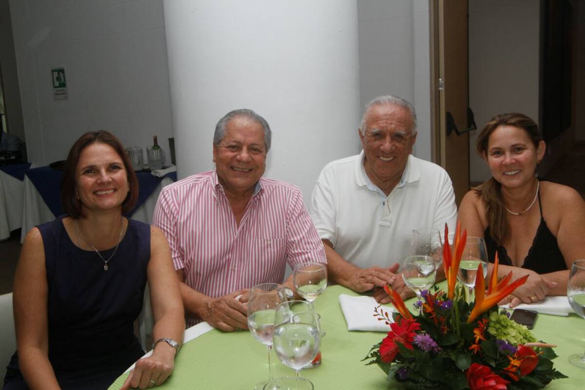 Tatiana Pretel, Carlos Murgas, Alfonso Santos y Nubia de Santos.