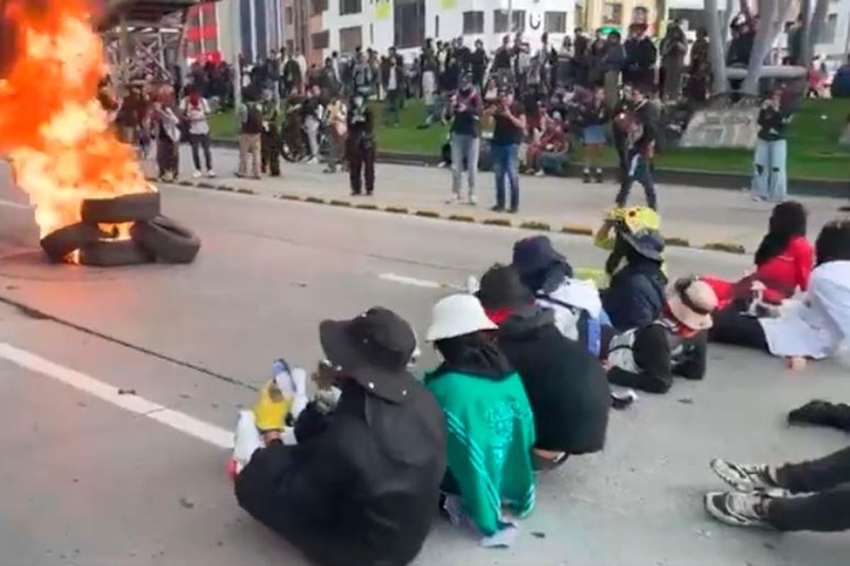 Video: Disturbios en la Universidad Nacional tras posesión del rector José Peña