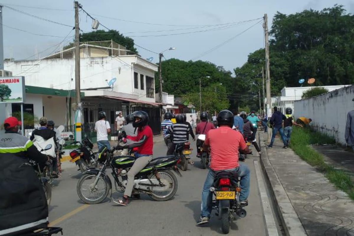 Caos en Montería por protestas de mototaxistas