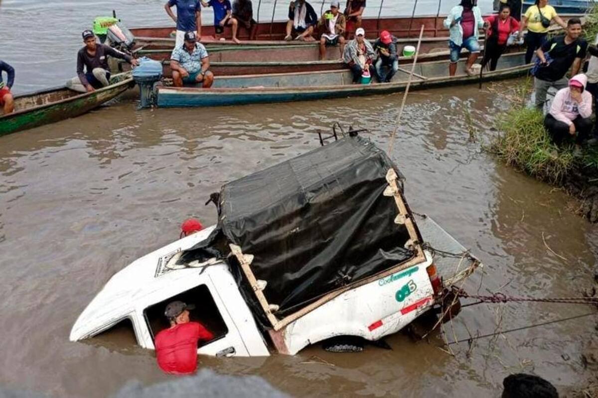 Video: Carro cayó al Río Magdalena: rescatan cuerpo y hay 2 desaparecidos