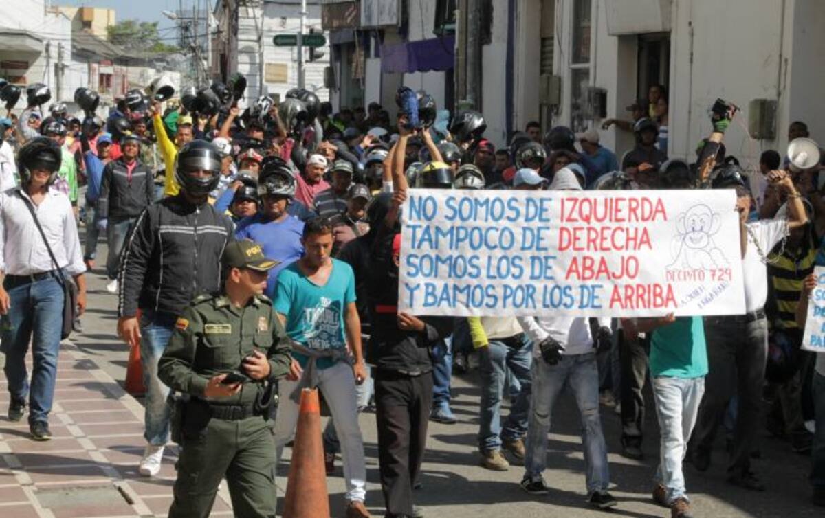 El grupo de mototaxistas partió desde la Plaza Cultural de Majagual. MANUEL SANTIAGO PÉREZ/EL UNIVERSAL/