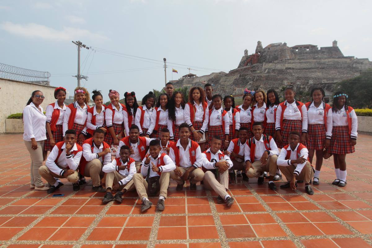 Todos “Al maravilloso mundo de la prensa”