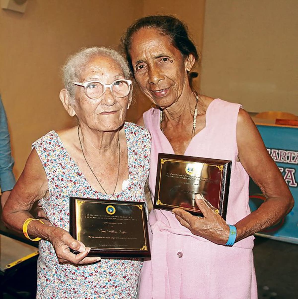 Cruz Villeros López y Tomasa Isabel Reyes, dulceras homenajeadas.