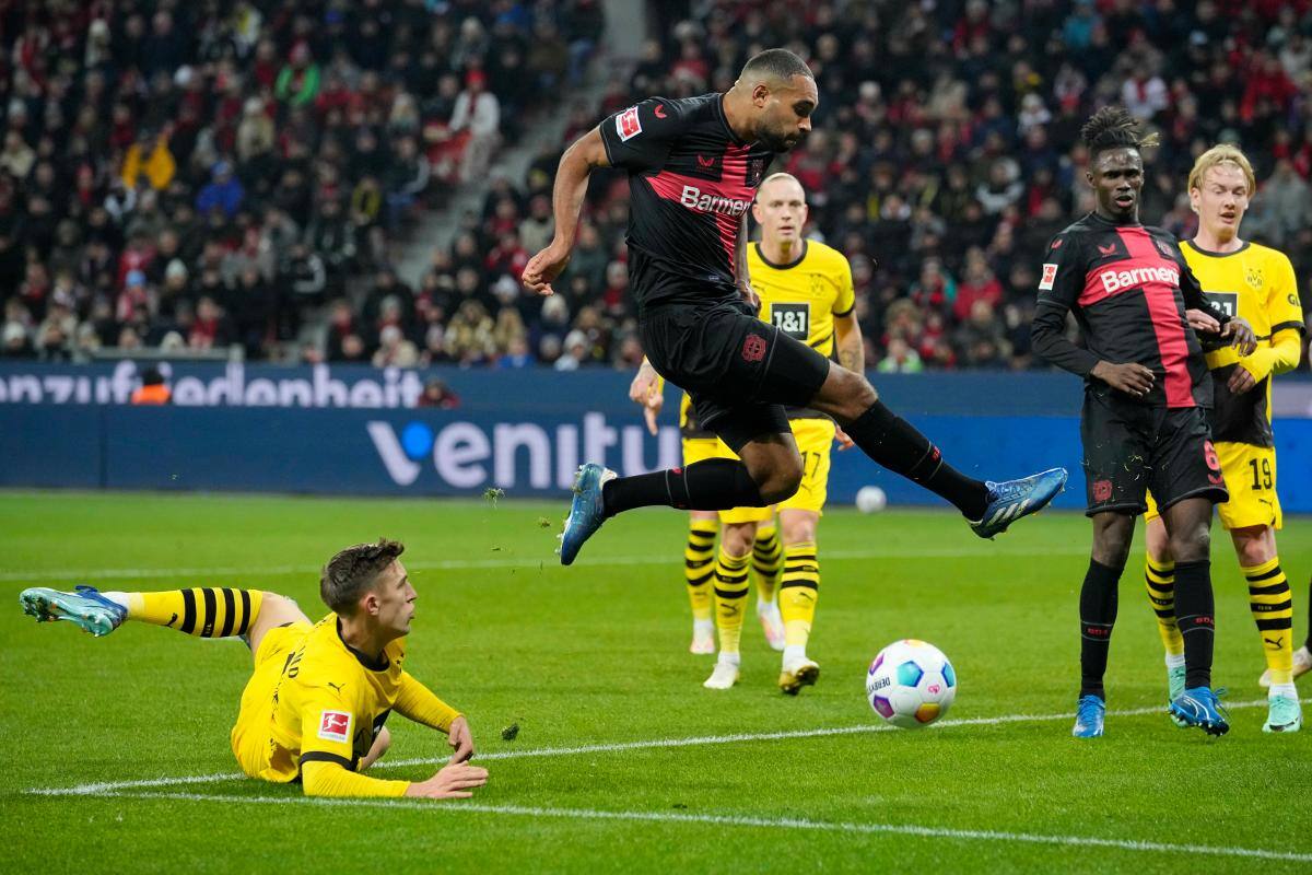 Bayer Leverkusen salvó un punto ante el Borussia Dortmund