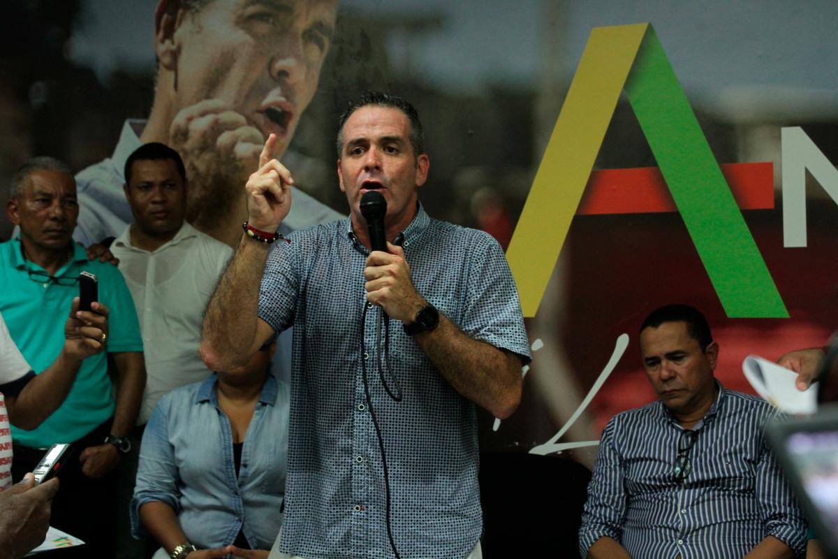 Andrés Betancourt, sin ser aspirante, lidera intención de voto para Alcaldía de Cartagena