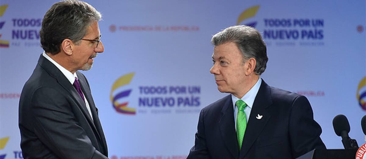 El Embajador de Estados Unidos, Kevin Whitaker y el presidente Juan Manuel Santos. COLPRENSA